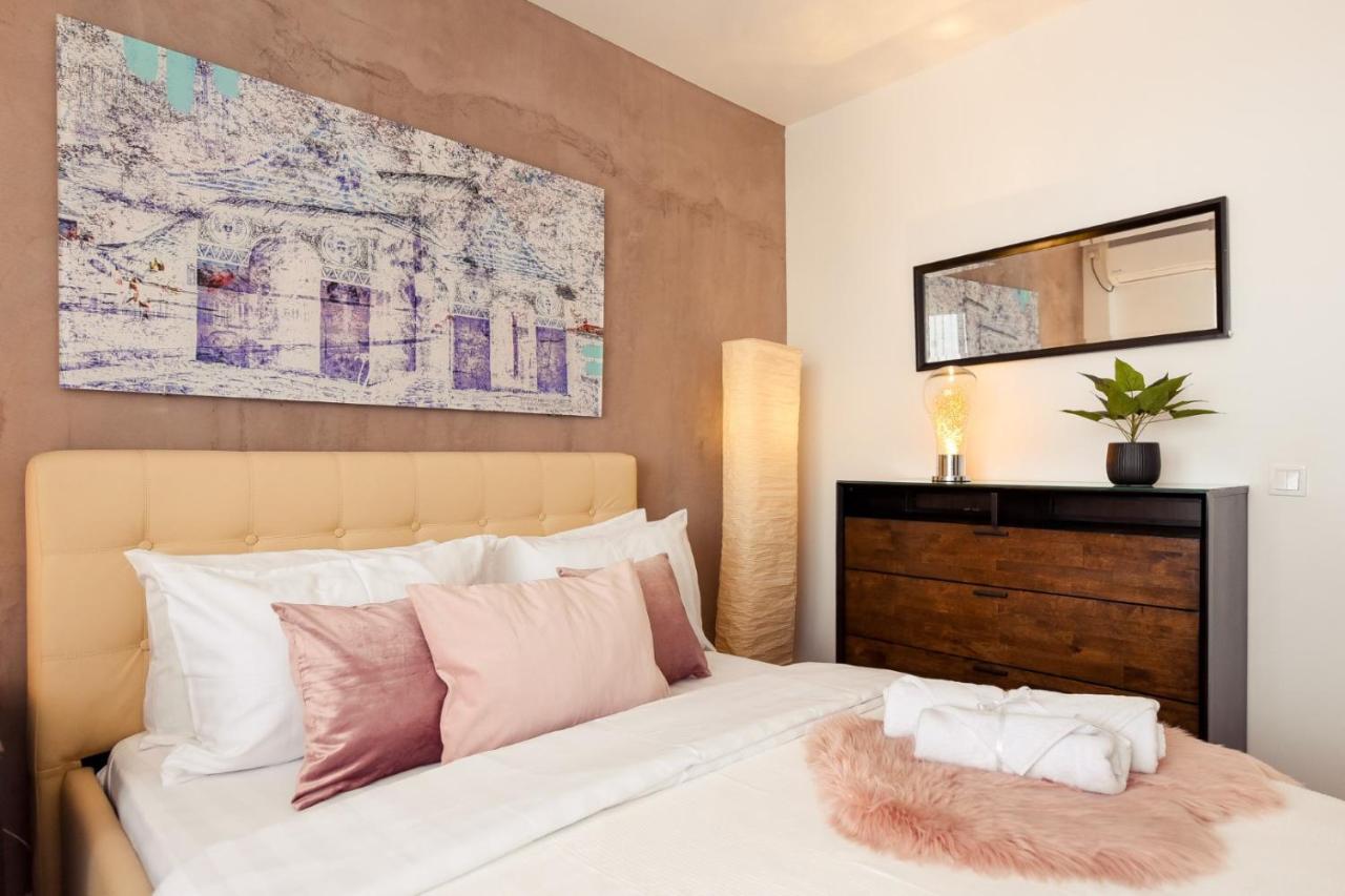 Apartamento Spectacular Views & Modern Comfort: Your Dream Duplex In Central Bucarest Exterior foto