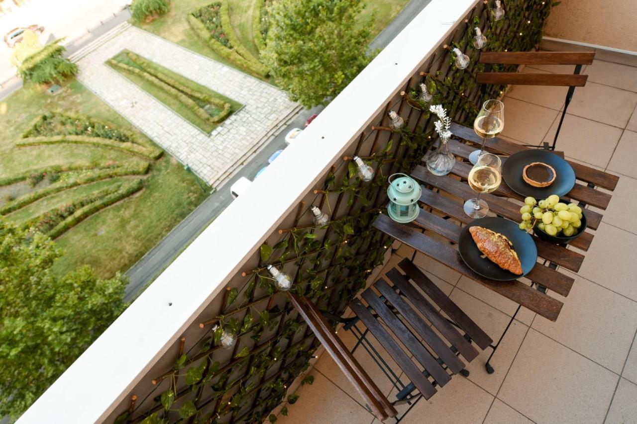 Apartamento Spectacular Views & Modern Comfort: Your Dream Duplex In Central Bucarest Exterior foto